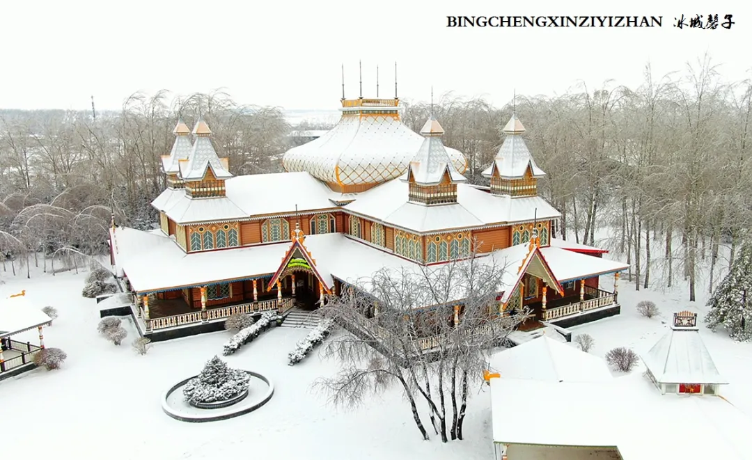 冰城暴雪冻雨之时，却让哈尔滨成为冬的水墨画卷