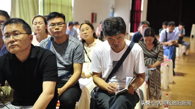 营造书香校园 润泽金色童年——孟津县“营造书香校园”展示交流活动在双语学校隆重举行