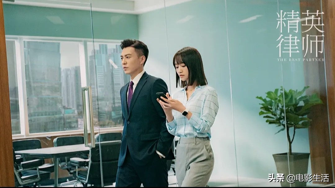 《精英律师》靳东被批摆造型、凹人设演，仅1集就暴露出各种问题