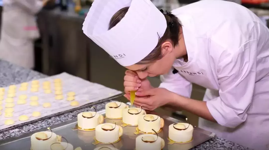 想去法国留学怎么申请学校？国际专业烘焙学校介绍连载2-费航迪