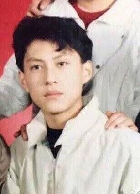 薛之谦摆拍，靳东写诗，张大大泪流满面，男人做作起来真要命