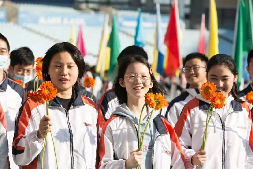 多地民办学校大幅涨价，每期学费高达4万元，家长难以承担