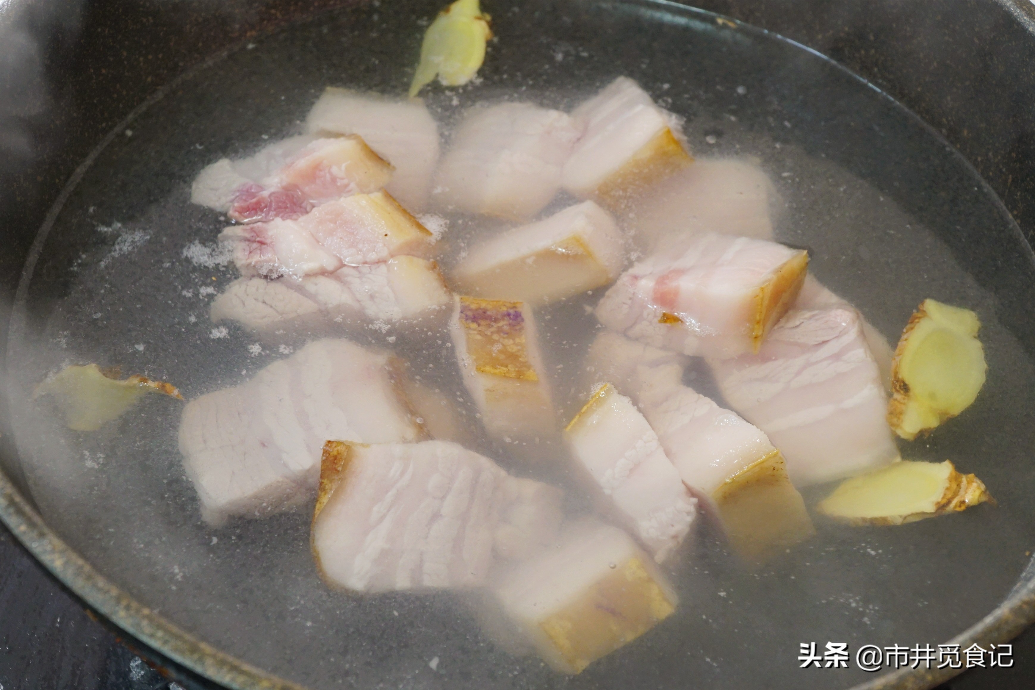 巧用高压锅做红烧肉，全程半小时，酥烂红亮，肥而不腻，特别香