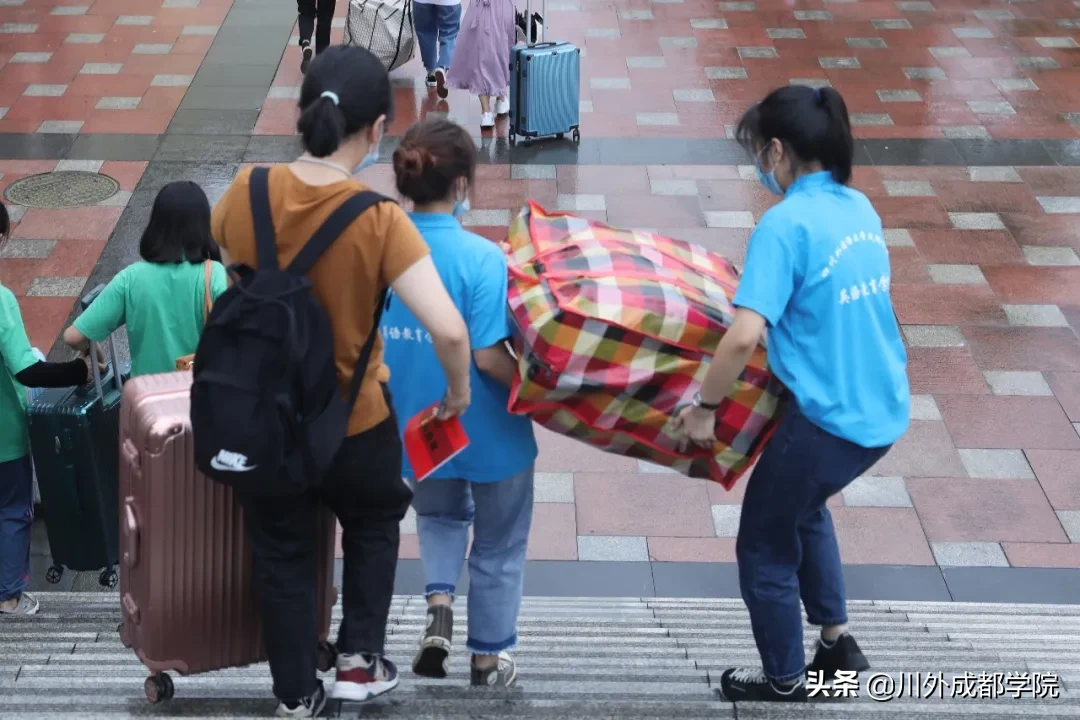 2020级萌新报到！欢迎最年轻的四川外国语大学成都学院人