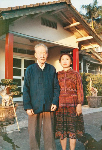 1990年孙立人拉着儿子的手，留下最后的遗嘱：不葬大陆，棺不入土