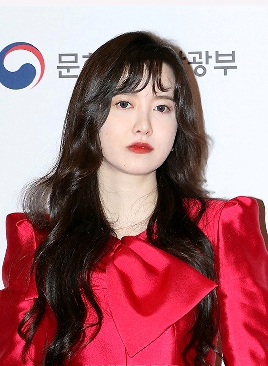 具惠善瘦回娛樂圈，讓人聯想的紅色禮服，宋仲基全度妍獲影帝影后