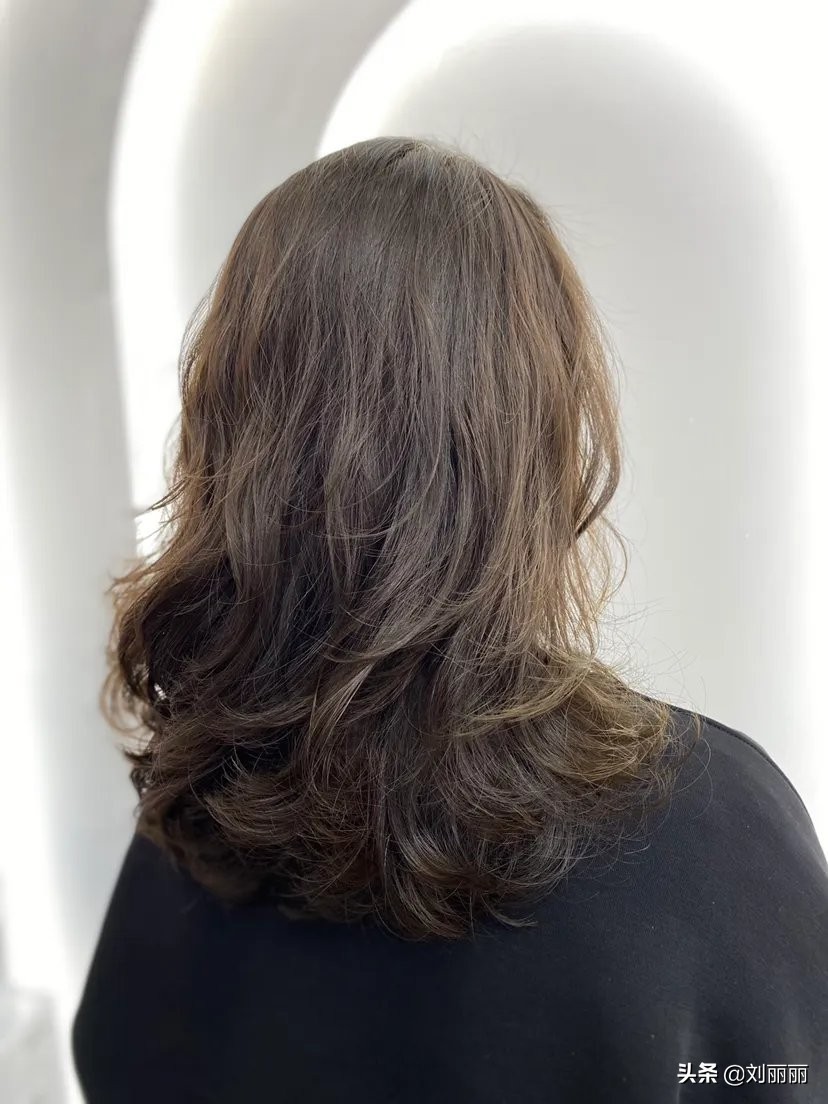 长发小卷烫发发型图片(女人一过35岁) - 赤虎壹号