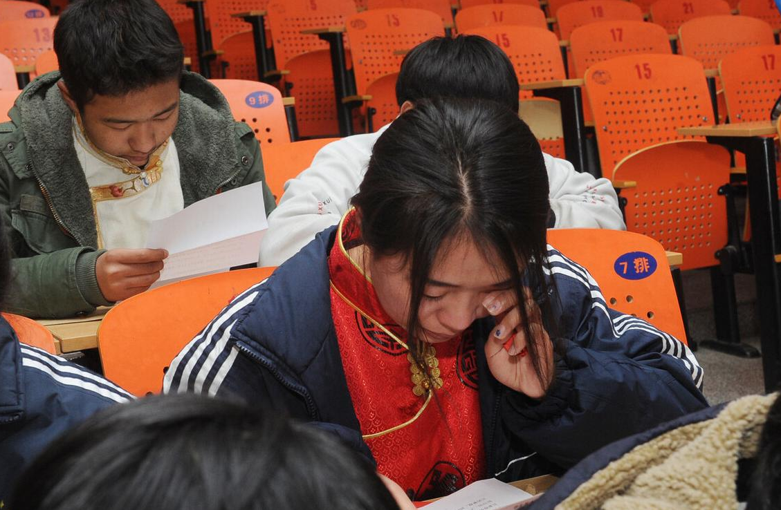 辽宁三所大学彻底被曝光，毕业生和“废纸”没两样，很多学生被坑