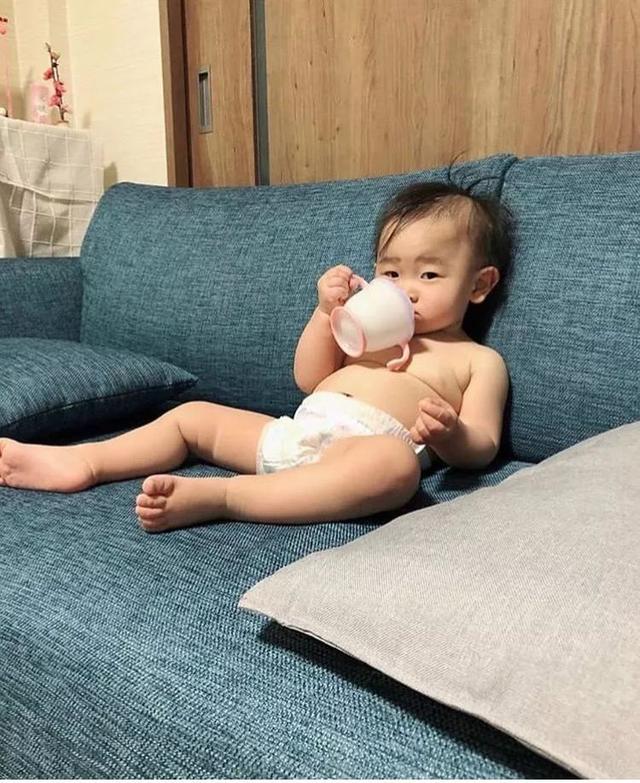 岛国这群父母专拍孩子的沙雕照片上传网络，是亲生的，没错了