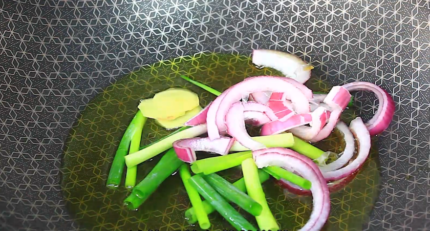 无论拌啥饺子馅，牢记“放3料忌2香”，饺子鲜嫩多汁，特别好吃