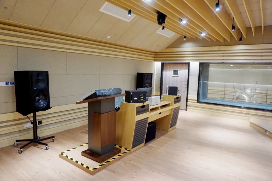 上海市现代音乐职业学校打造「录音棚集群」亮点全记录