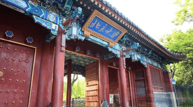 浙江数学天才走红，各大高校争相录取，北大自降200分