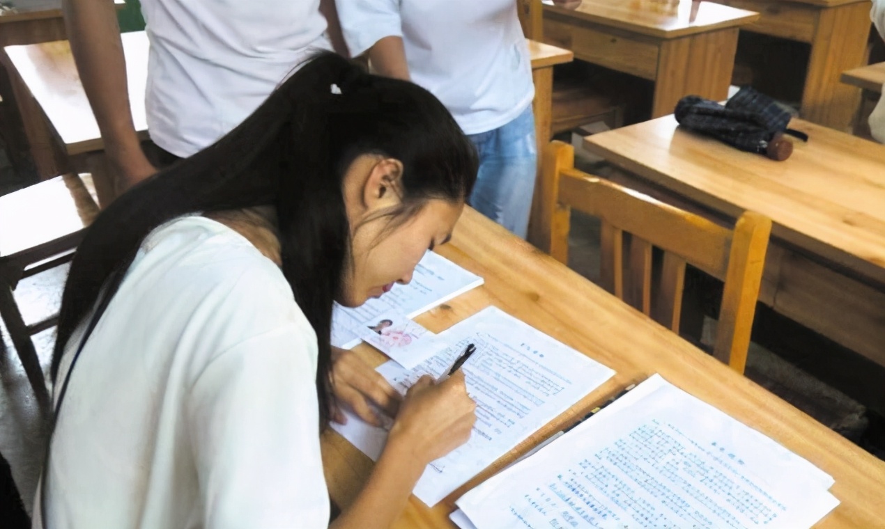 大一须知：大学里想转专业怎么办？学姐：注意两点，牢记三步