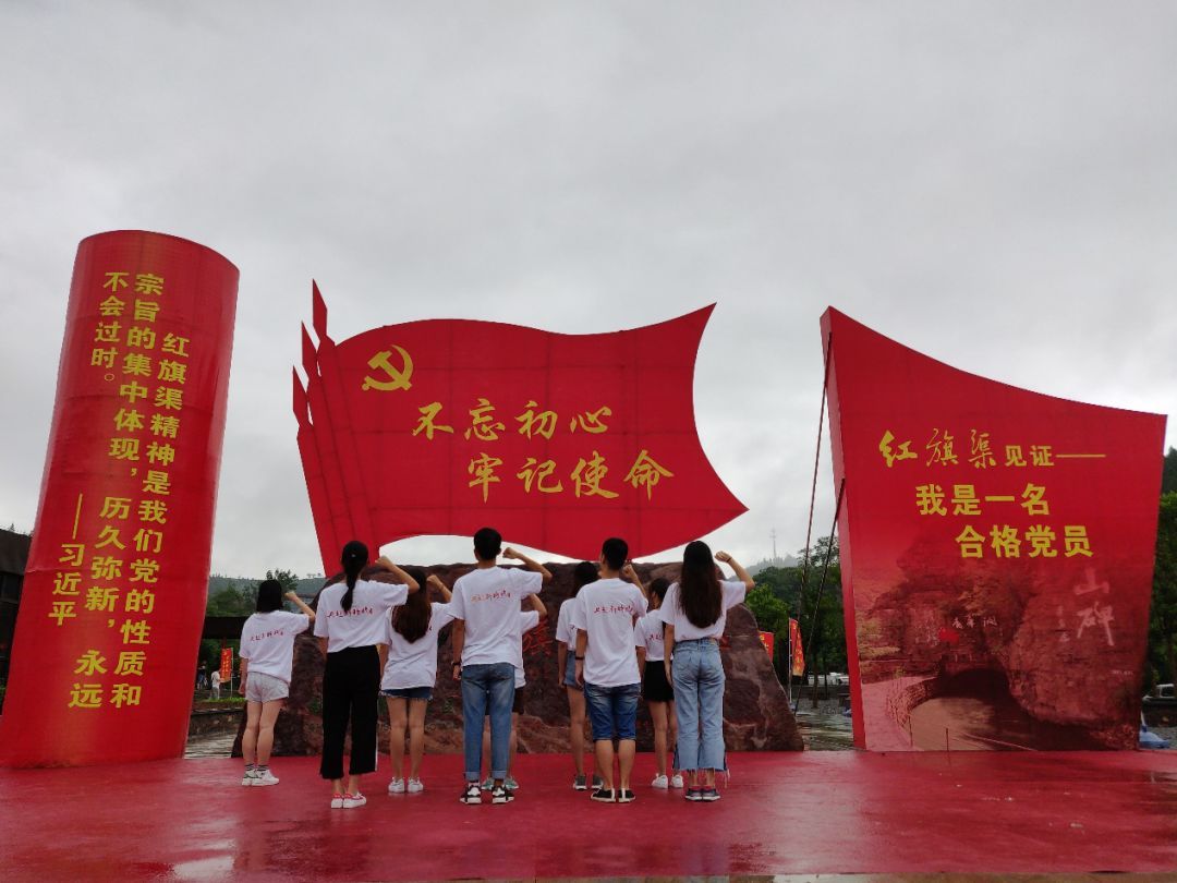 大学生入党好处多，可弊端却很少有人知道，学生想好再做决定