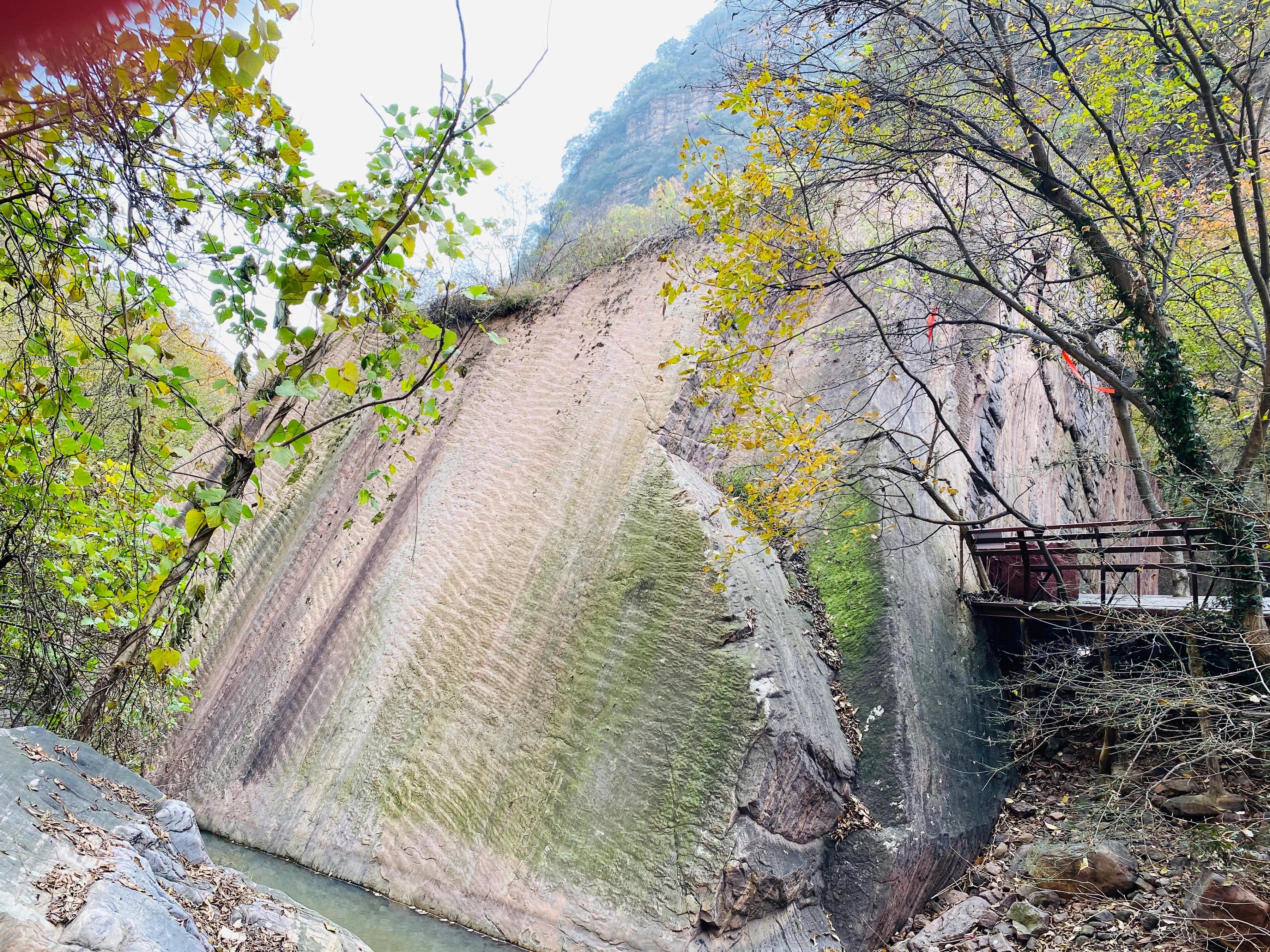 龙潭大峡谷门票(龙潭大峡谷,免票免到连停车费都不用交,如此良心,你去