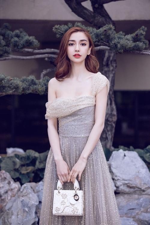 那些拿下“蓝血”代言的女明星们