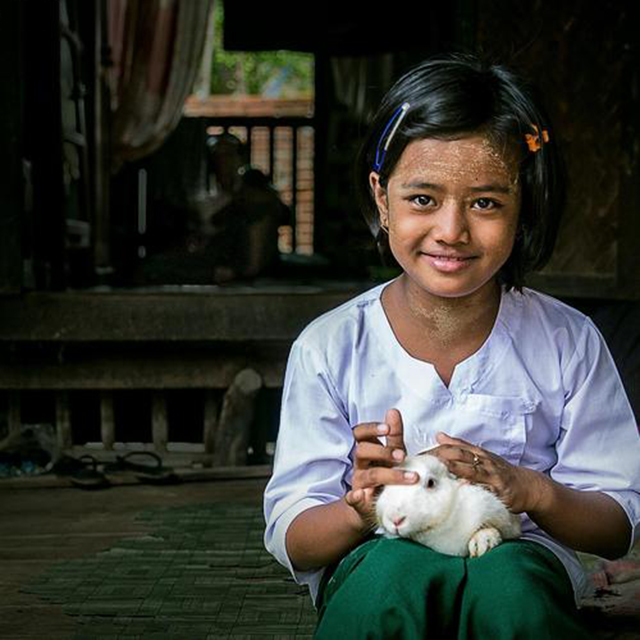 清新的小女孩缅甸图片