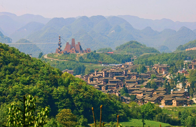 贵州重点打造的旅游景区，面积大风景美，还有网红悬崖酒店