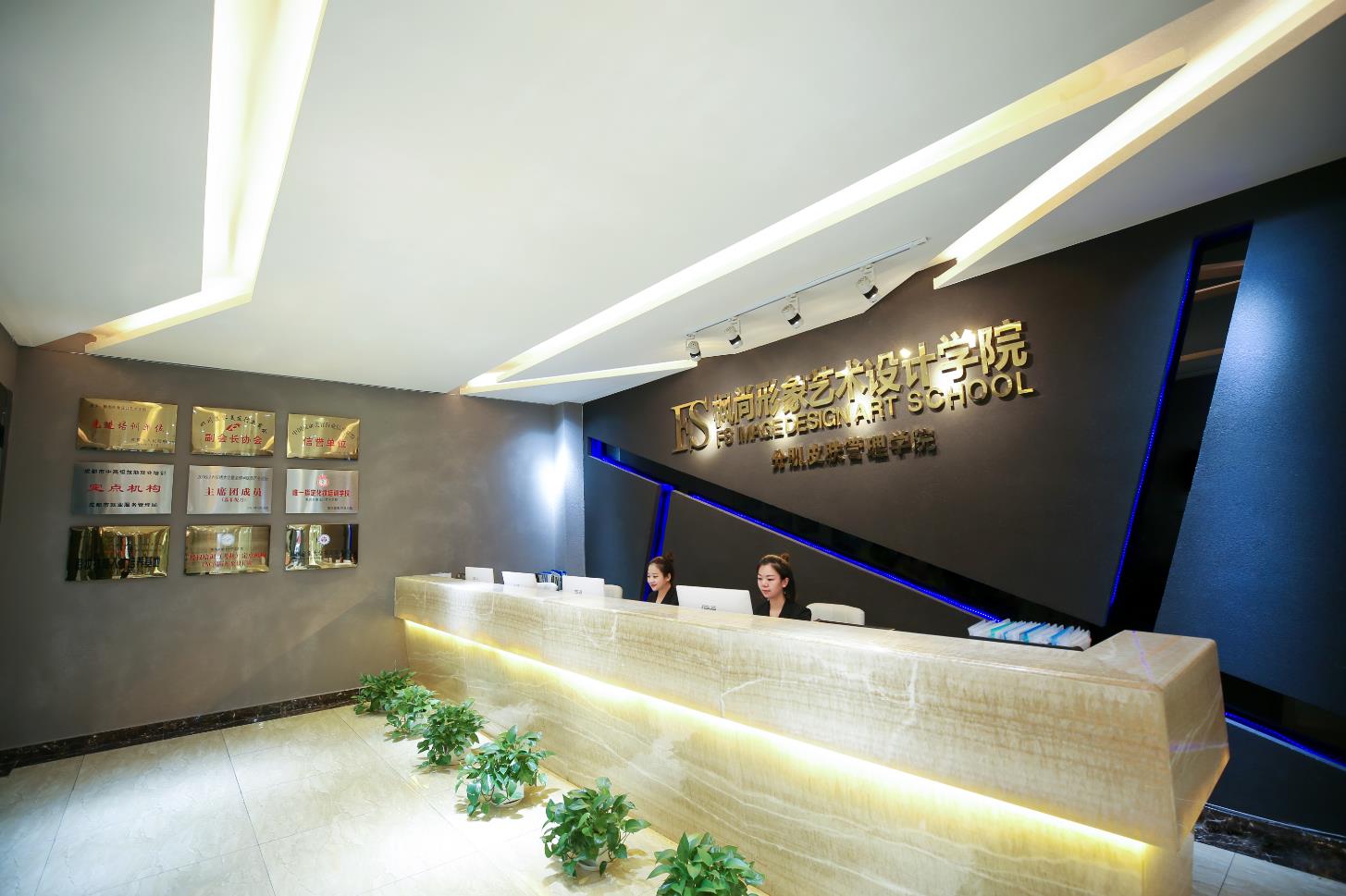 学美甲为什么要去专业的美甲培训学校？