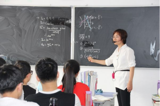 高考状元晒出作息表，吃饭也不忘学习，真正的“时间管理大师”