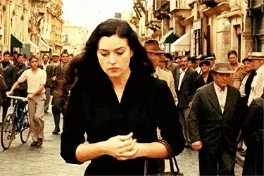 《西西里的美丽传说》：从莫妮卡·贝鲁奇那里学到的10个时尚技巧