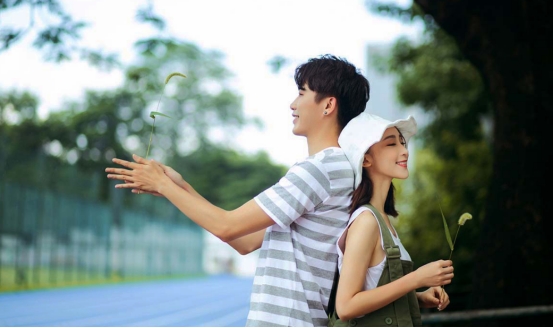 当代大学生“现状”，男生宁愿在宿舍里打游戏，也不愿追求女生