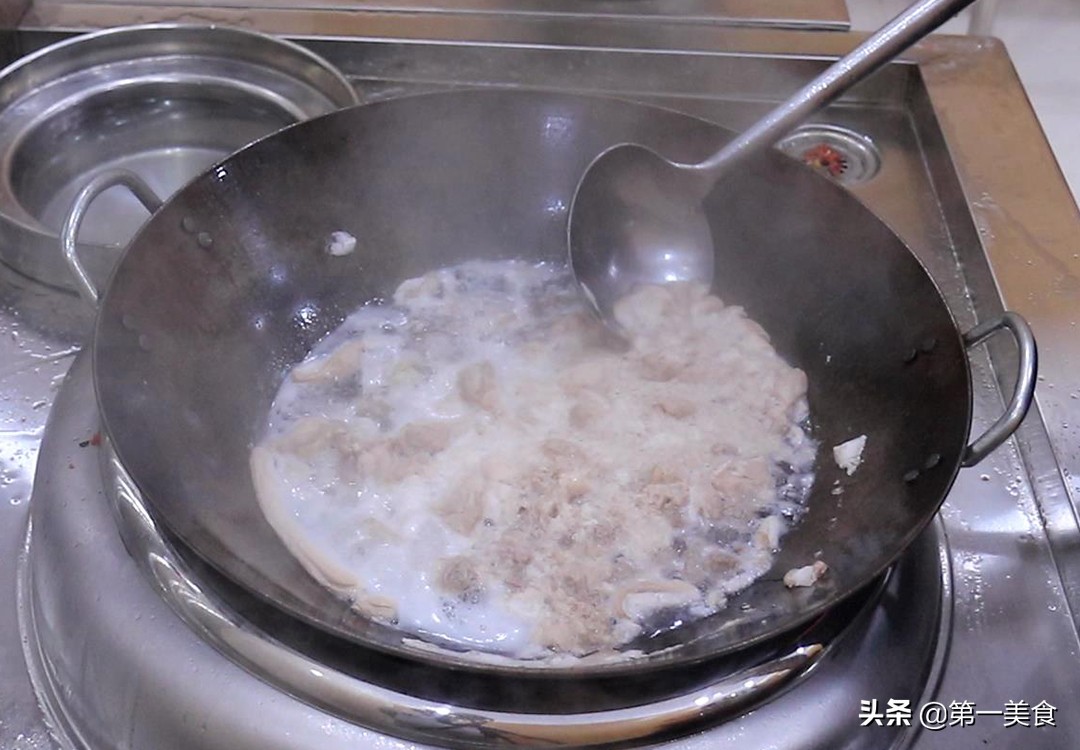 土豆烧牛肉怎么烧又好吃又嫩（酱牛肉烧土豆好吃的诀窍）