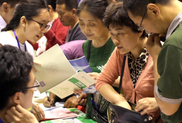 安徽高考生成绩超一本线7分，捡漏武汉211大学，填报志愿很重要