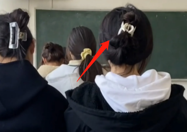 有一种“发型”叫做女大学生，后面看是大妈，前面看是韩流时尚