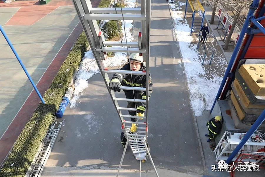 “我们有警必出，有警必动”