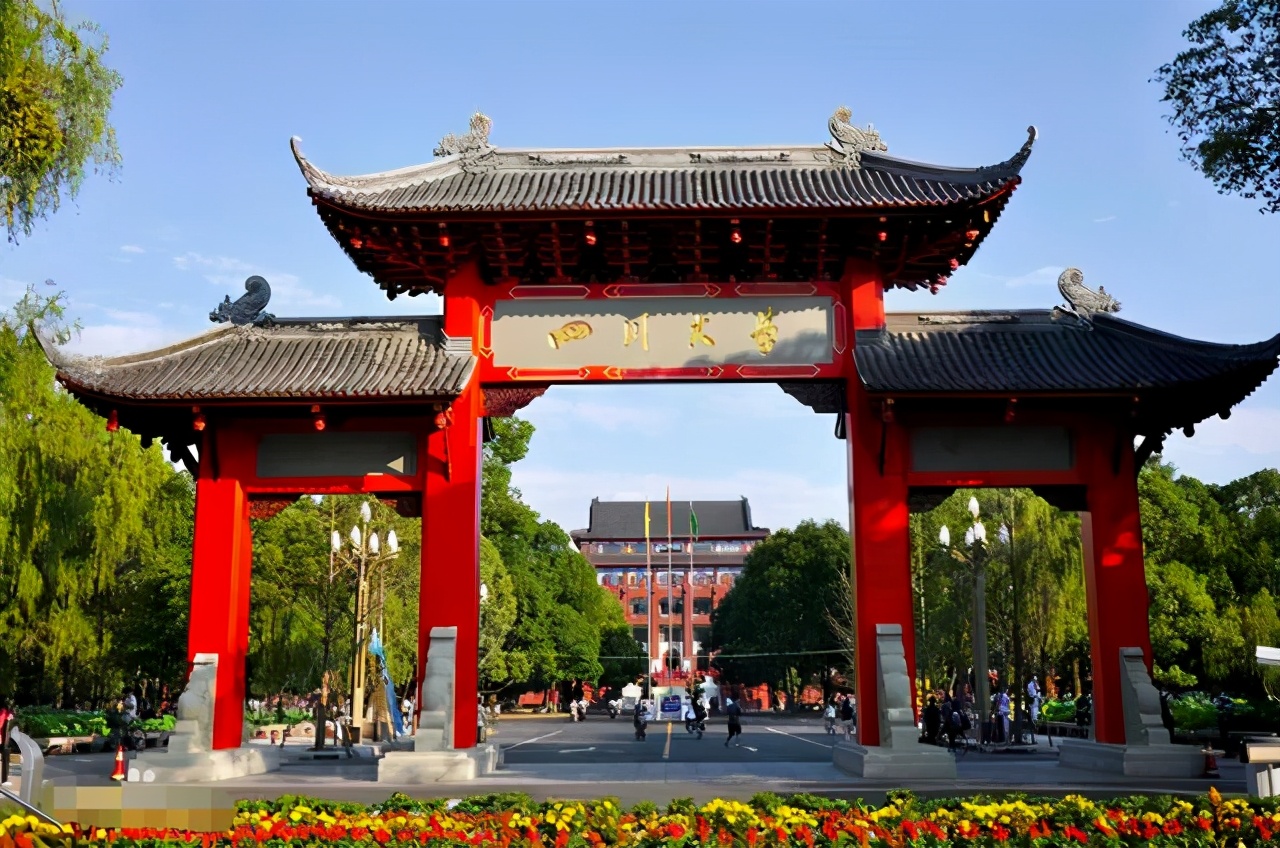 大学辅导员成“香饽饽”，但是学历要求可不低，学生表示门槛高