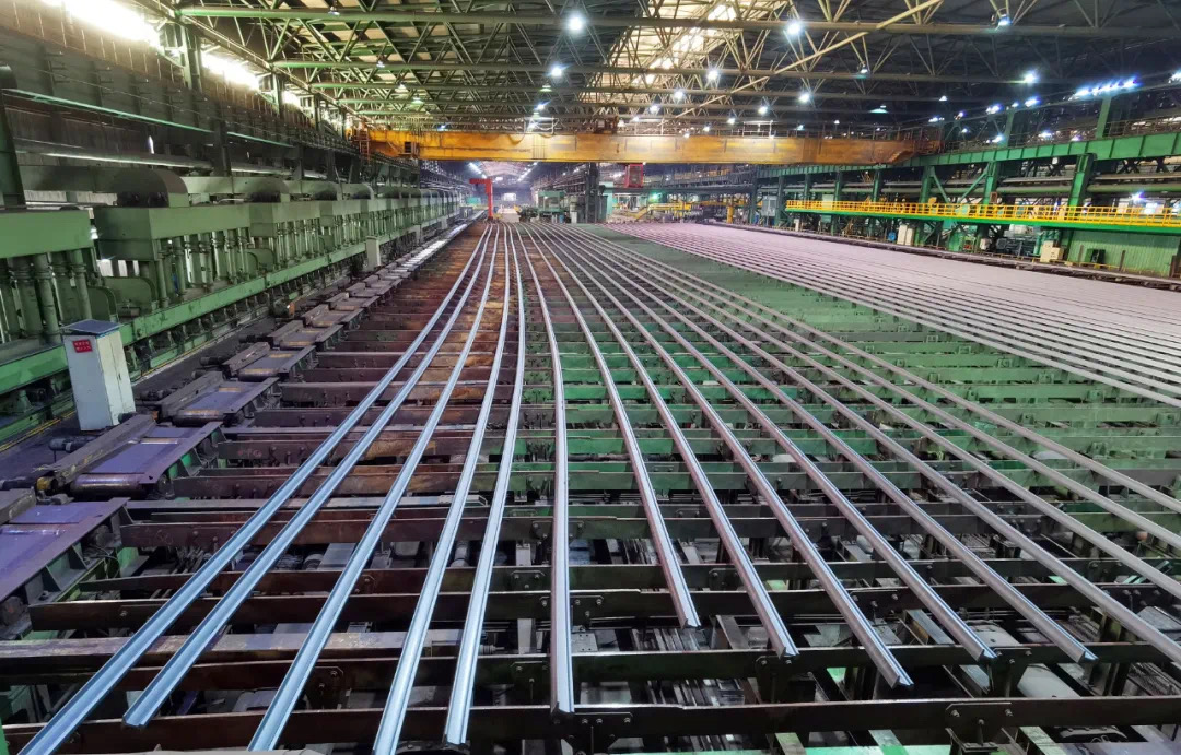 中铁物资集团港澳有限公司首批6万吨钢轨出口巴西