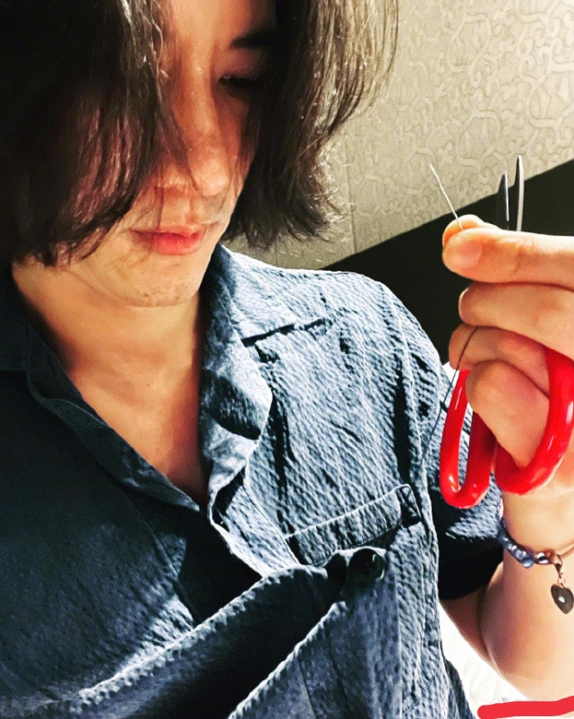 45岁王力宏最新近照曝光，剪短头发帅回巅峰，生图状态超年轻