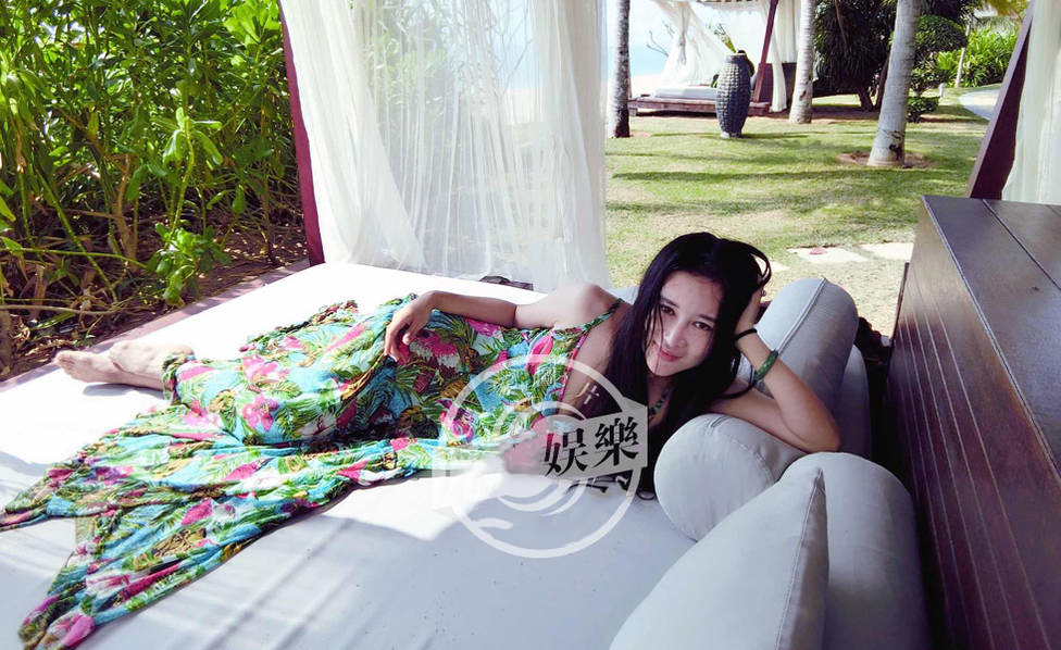 “著名导演”张纪中：三婚娶80后美娇娘，他的人生真的完美了？