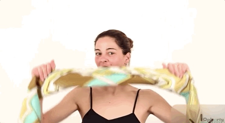 跟着爱马仕，3分钟学会一条丝巾的八种系法