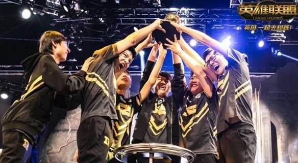 网瘾少年到世界冠军梦，雄关漫道真如铁，他而今迈步有多远？