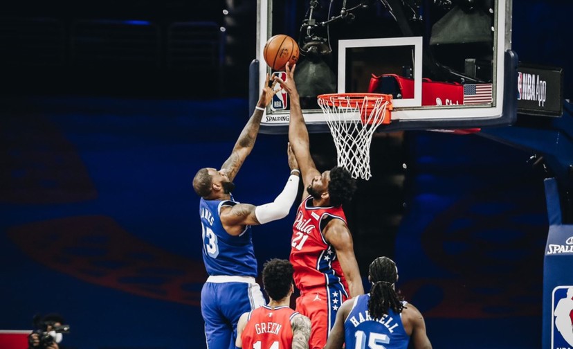 nba为什么可以推人(皮尔斯帮詹姆斯说话：在我那个年代，这种推人动作也能叫恶犯？)