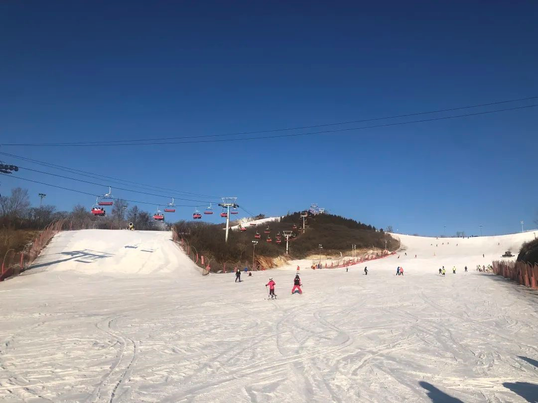 北京万龙八易滑雪场什么时候开北京万龙八易滑雪场营业时间