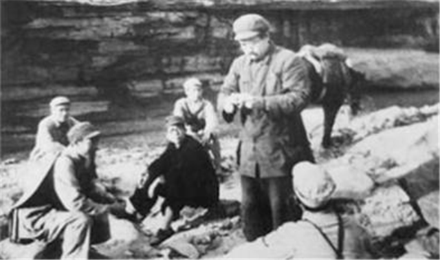 毛主席如何评价农民？76年前的中共七大上，毛泽东为农民定基调