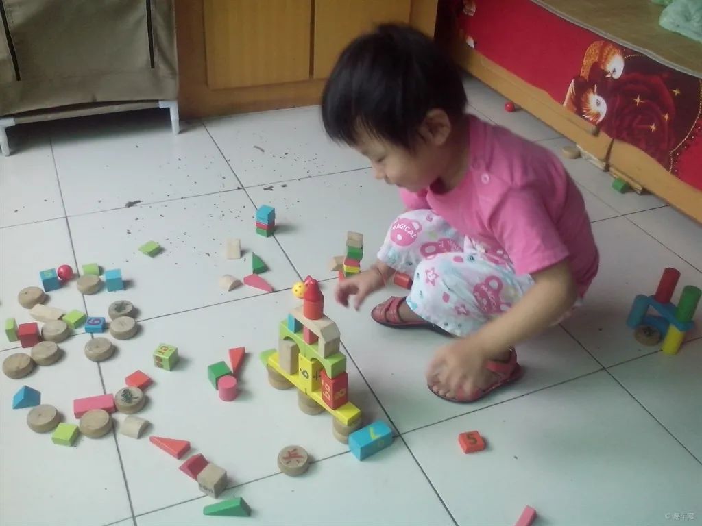 孩子从小玩这3种玩具，智力发育快人一步，家长不要心疼钱