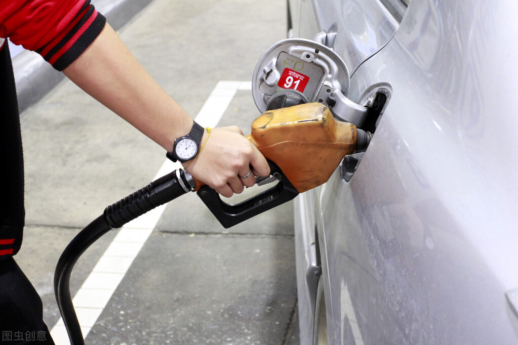 今日油价｜2021年11月1日最新油价，92,95汽油与0号柴油价格