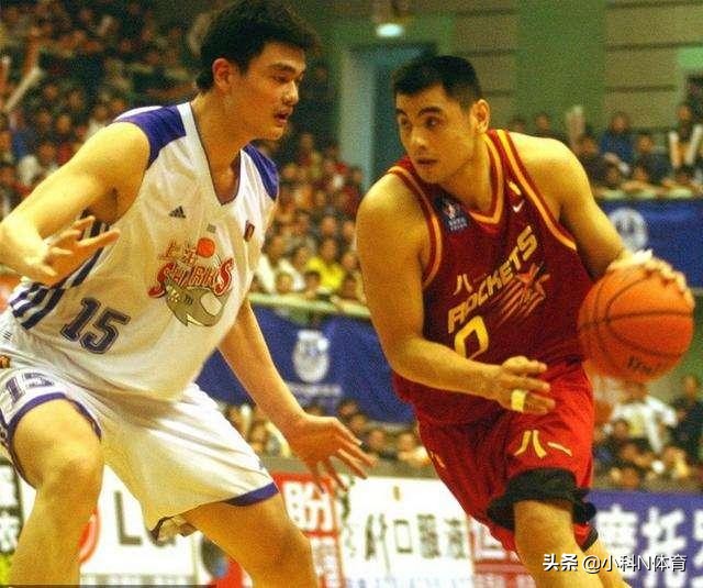 姚明nba为什么没有MVP(02年姚明场均32分＋19板＋4帽，为何无缘MVP？看到名字后不得不服)