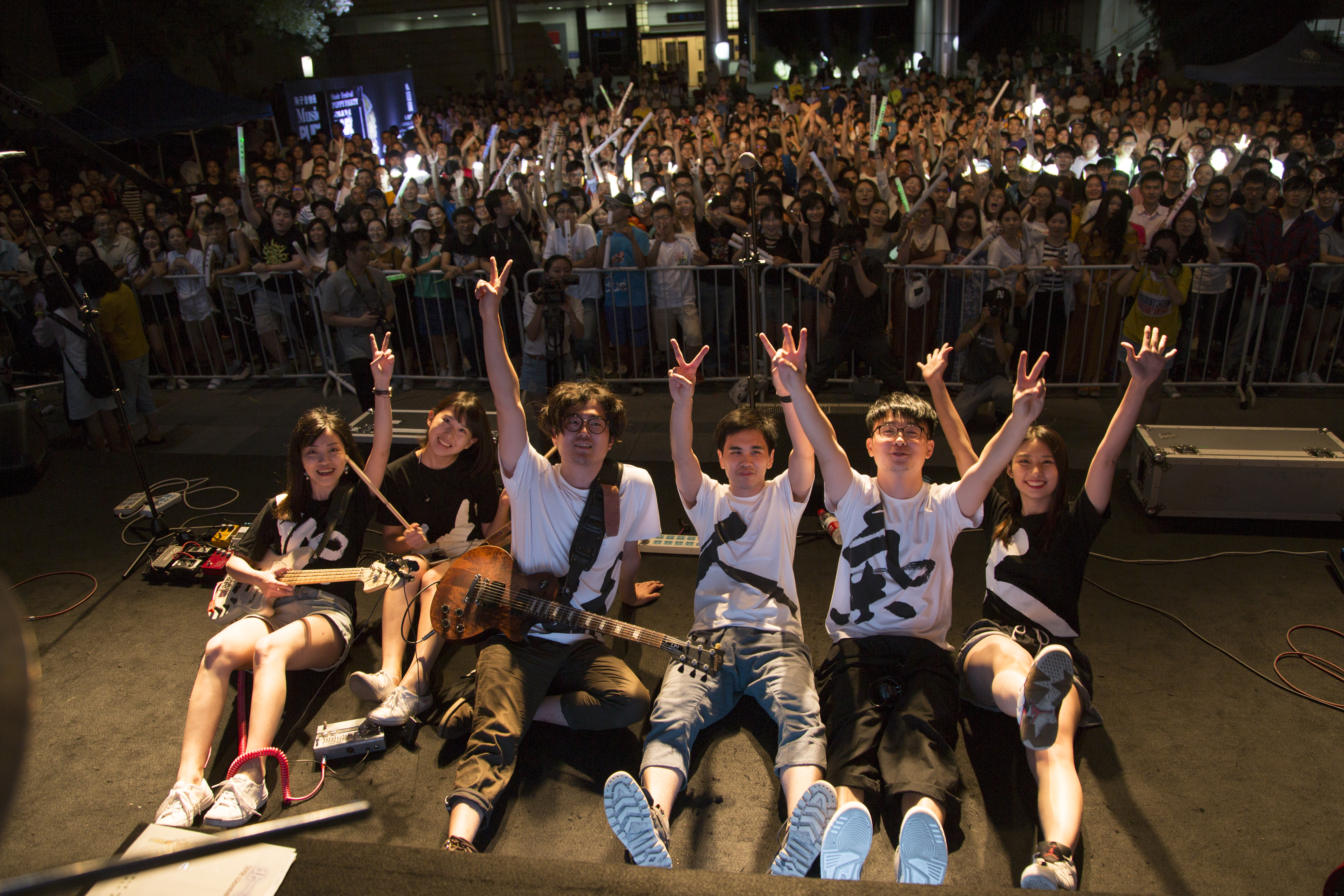 演出、写歌、发专辑，浙大的这支乐队又酷又欢乐！