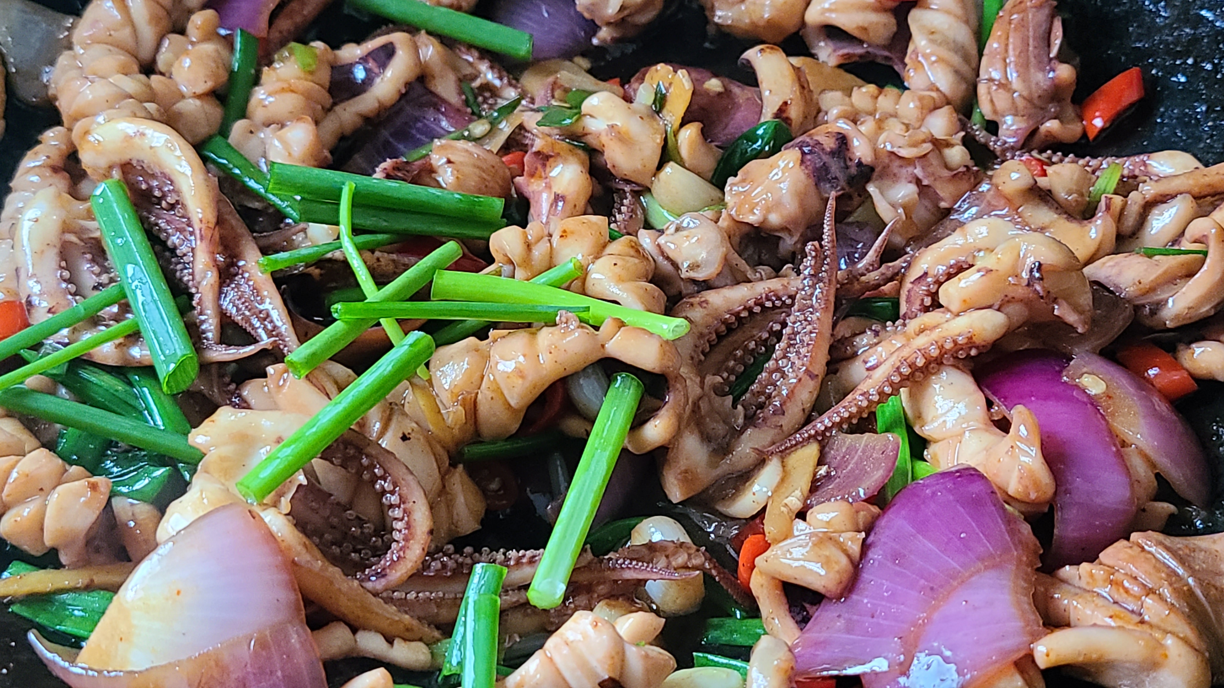 製作炒魷魚的方法魷魚怎麼炒好吃又簡單