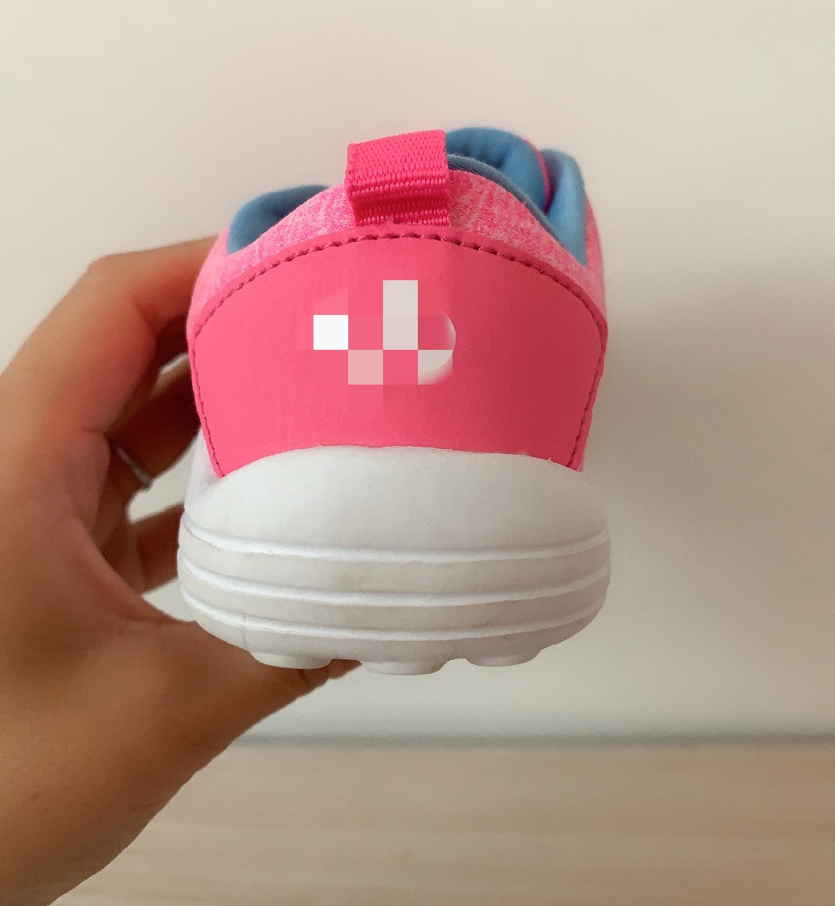 婴儿学步鞋什么品牌的好？学步期的宝宝应该如何选鞋？