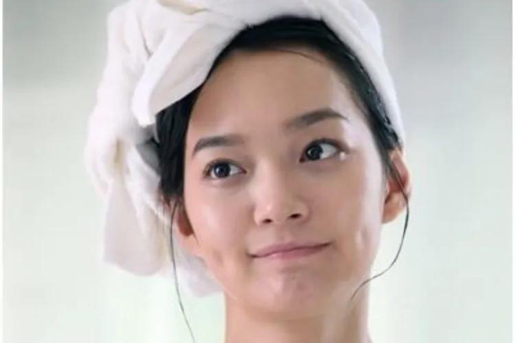 脸上有泪窝好不好 有泪窝代表什么_达一风水网