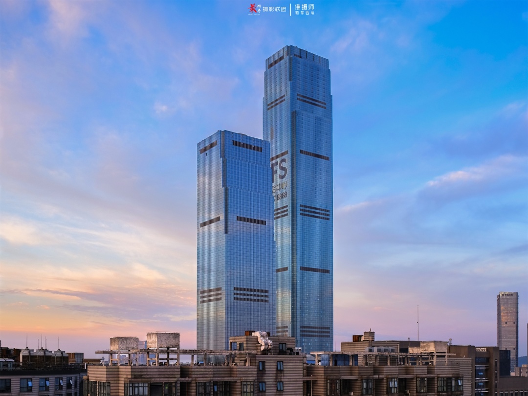 位于黄兴路与解放路交会处,长沙国际金融中心(changsha ifs),别称"