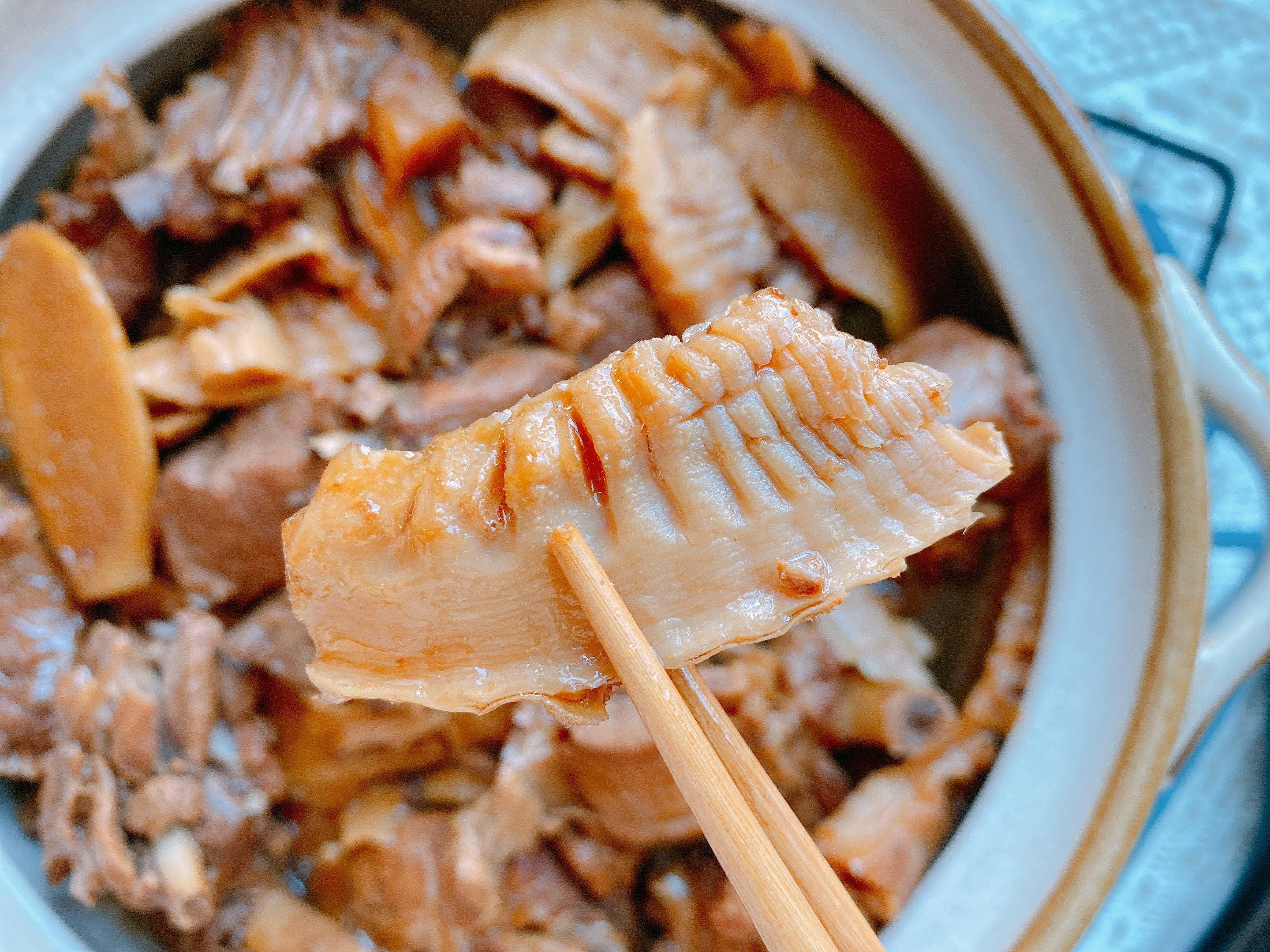 鸭肉最好吃的做法，咸香入味，肉质酥软没有腥味，适合冬天炖一锅