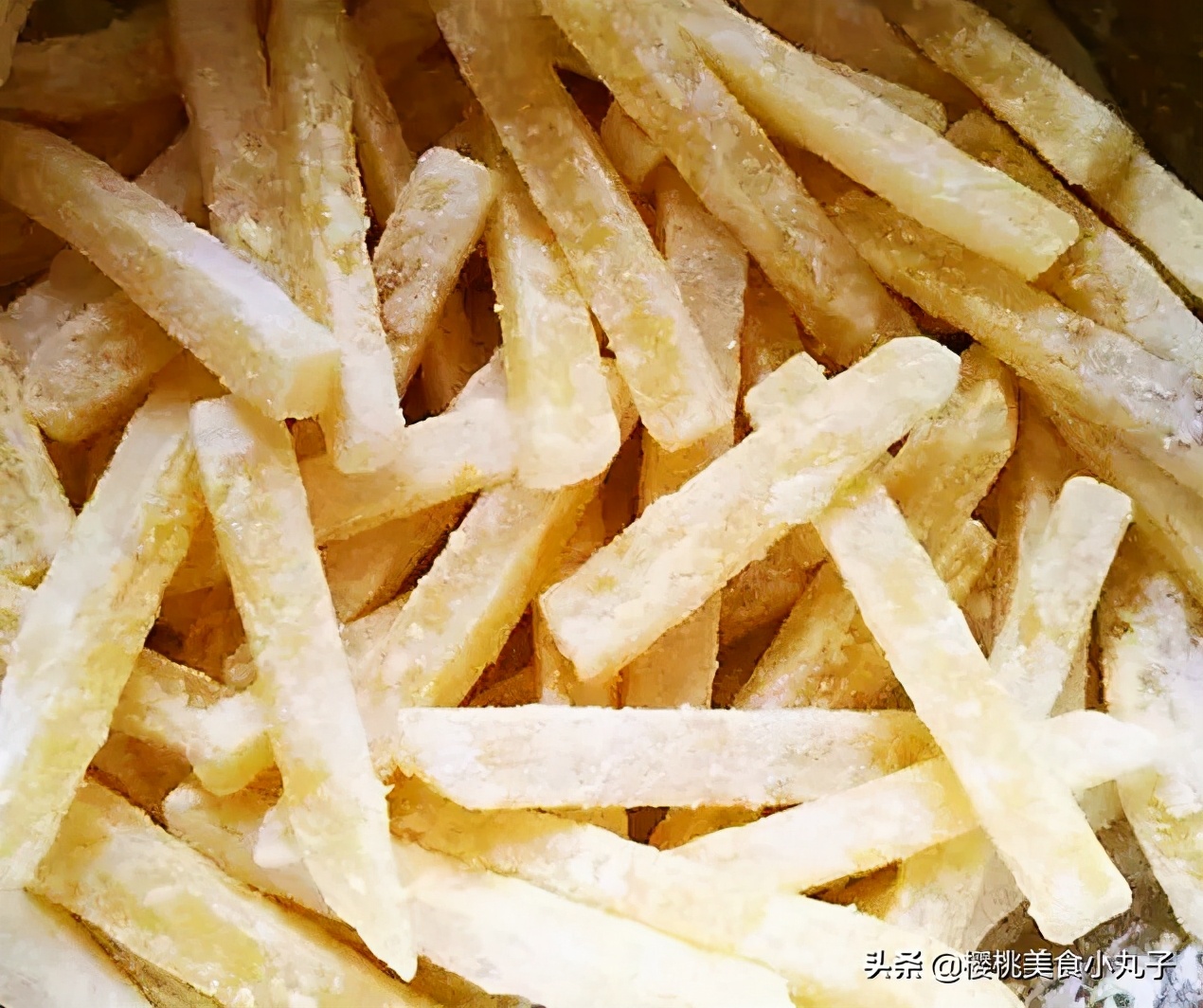 这才是炸薯条的正确做法，金黄诱人，酥脆可口，比肯德基的还好吃