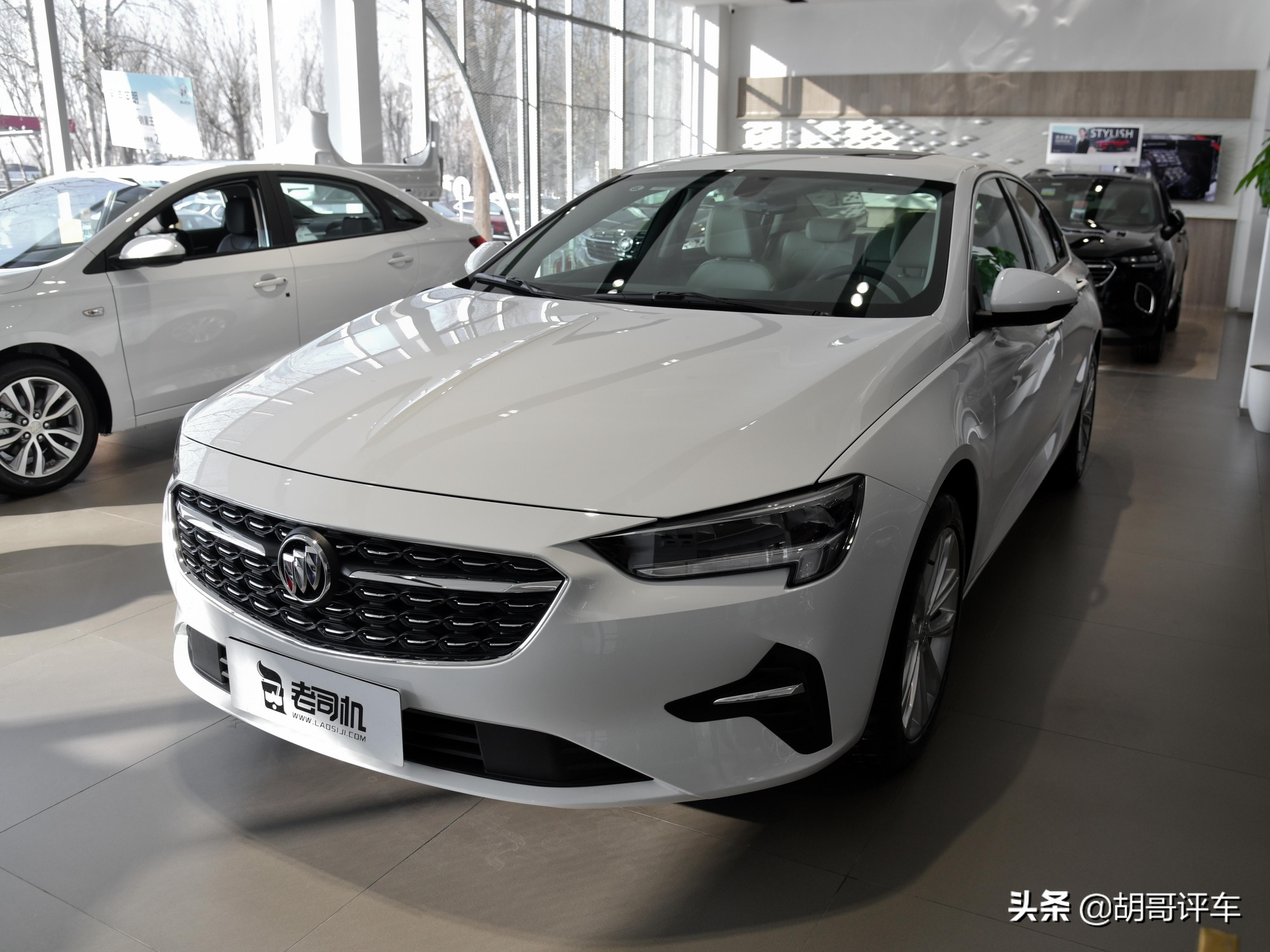 2.0T+9AT开着带劲，内部空间很舒适，实拍别克君威